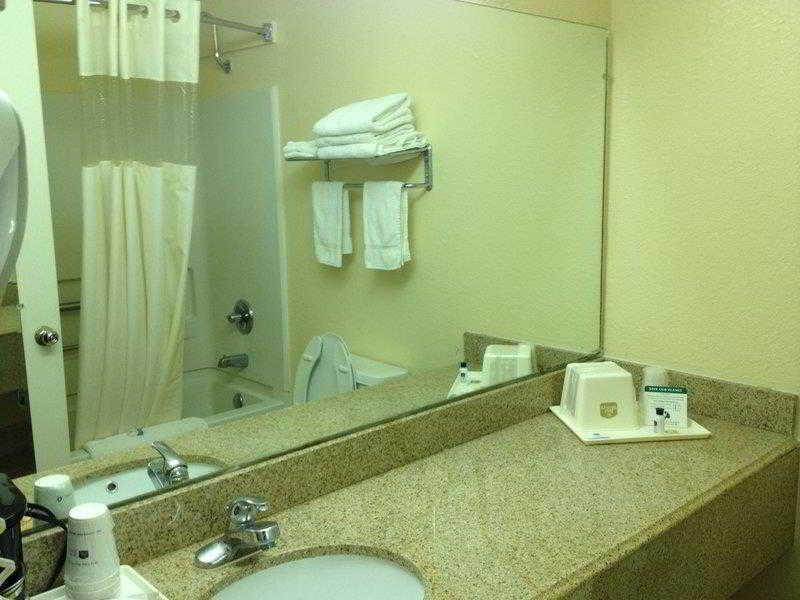 Hotel American Inn & Suites West Memphis I-40/I-55 Bagian luar foto